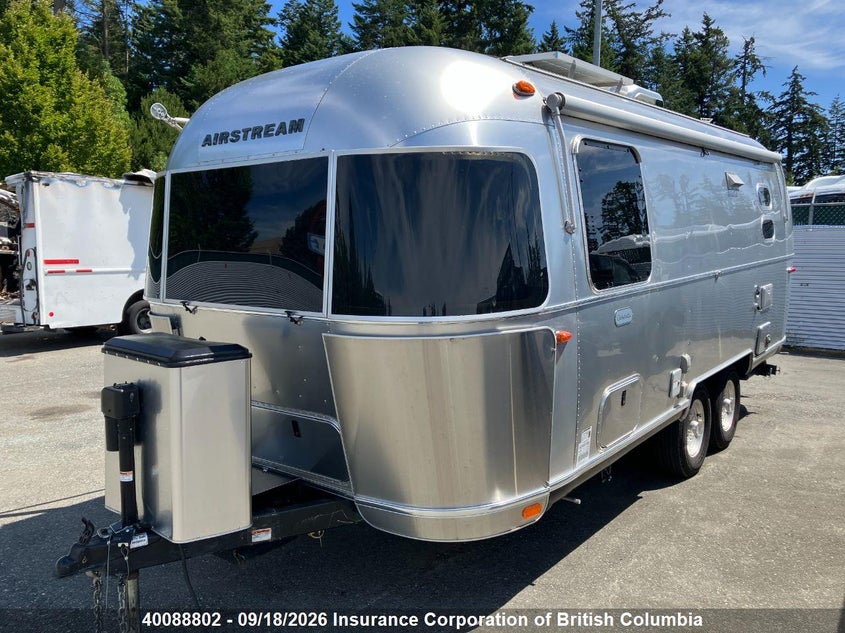 2022 Airstream Globetrotter, Правый зад, IAAI, VIN 1STKNYG2XNJ561258 — фото 2