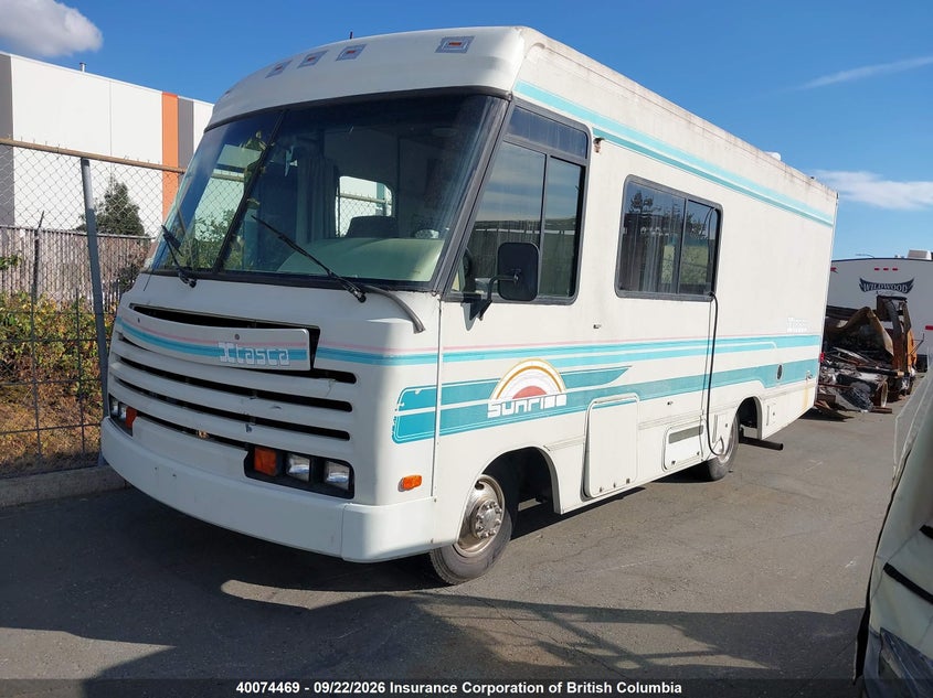 1992 Triple E Itasca, Engine Fire, IAAI, VIN 1GBJP37N5N3309444 — photo 2