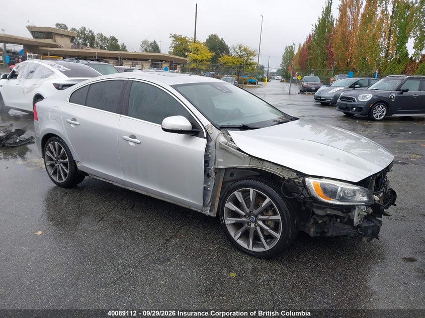 Vin: yv149mfm3f2332014, lot: 30108244, volvo s60 20151