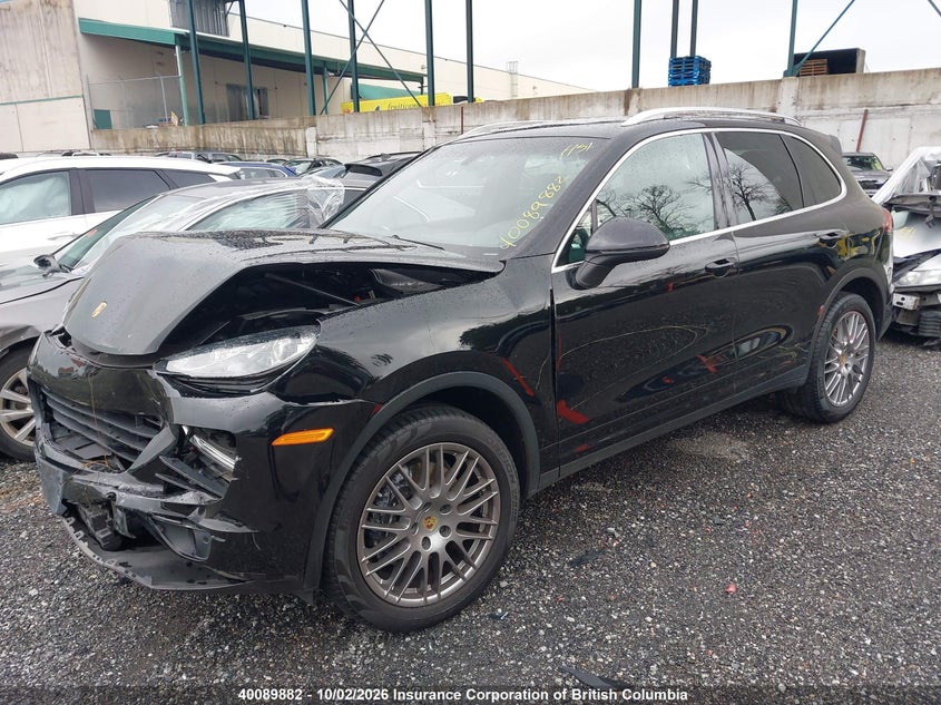 2016 Porsche Cayenne, Удар спереди, IAAI, VIN WP1AA2A26GLA03800 — фото 2