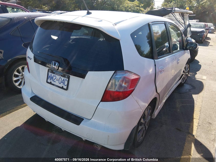 Vin: lucge8g76d3000487, lot: 30109828, honda fit sport 20134