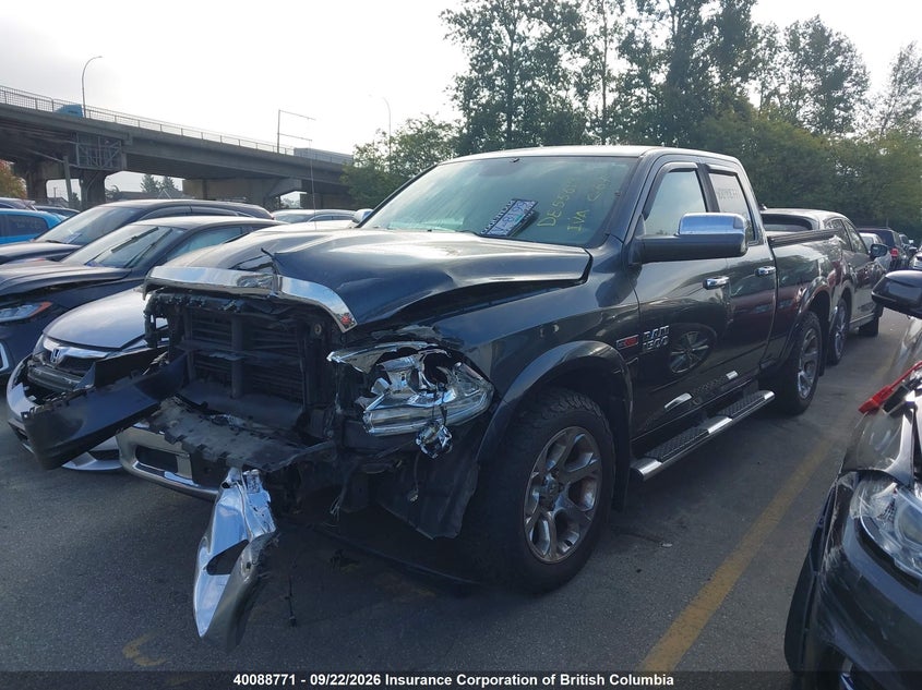 2008 Chrysler Town & Country Touring, Front, IAAI, VIN 2A8HR54P28R657440 — photo 2