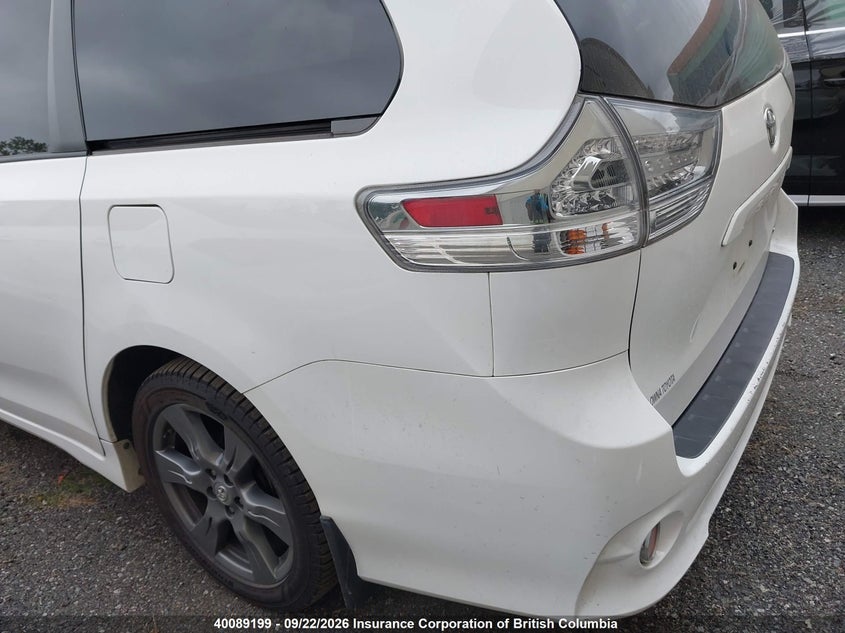 Vin: 5tdxz3dc1hs863652, lot: 30110136, toyota sienna se 20173