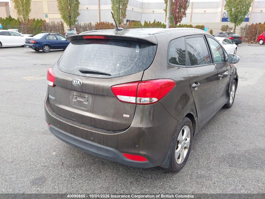 Vin: knaht8a3xe7042835, lot: 30110153, kia rondo 20144