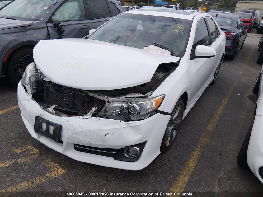2013 Toyota Camry Se/Xle, Front, IAAI, VIN 4T1BK1FKXDU529709 — photo 2