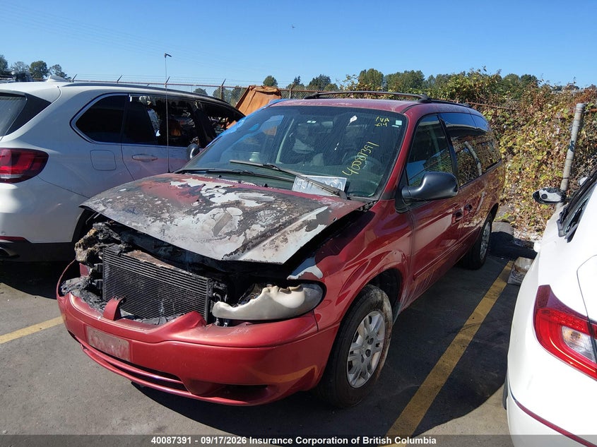 2005 Dodge Grand Caravan Se, Engine Fire, IAAI, VIN 2D4GP24R05R349030 — photo 2