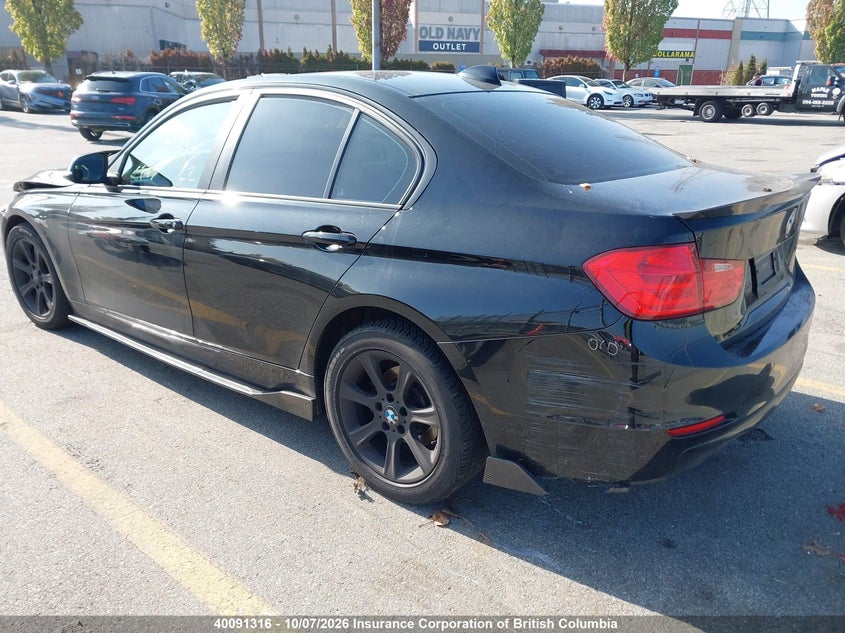 Vin: wba3c3c5xdf146516, lot: 30110926, bmw 320i 20133