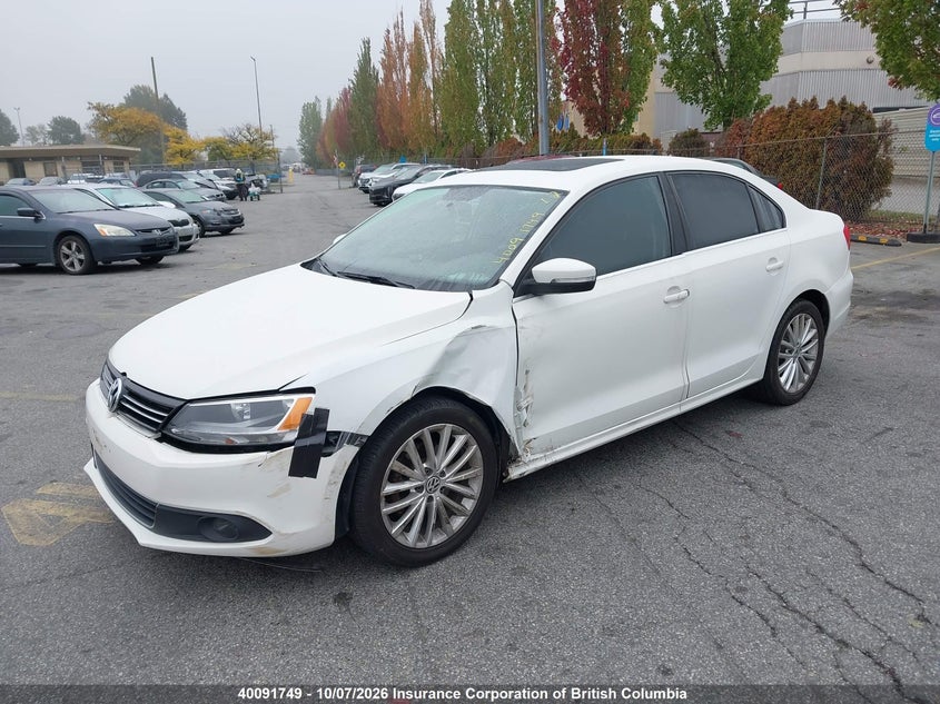 2012 Volkswagen Jetta, Левый перёд, IAAI, VIN 3VWLX7AJ4CM406130 — фото 2