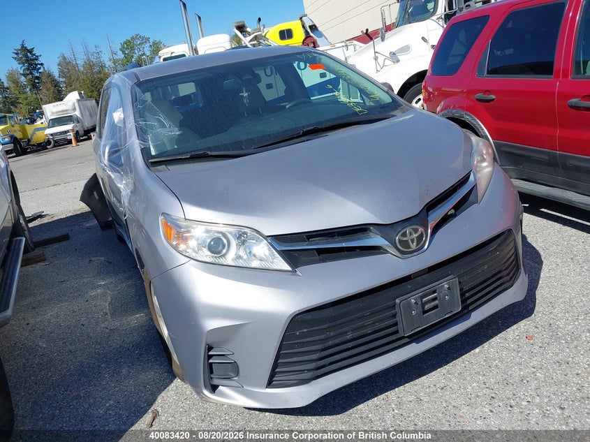 2018 Toyota Sienna Le, Правый бок, IAAI, VIN 5TDKZ3DCXJS921323