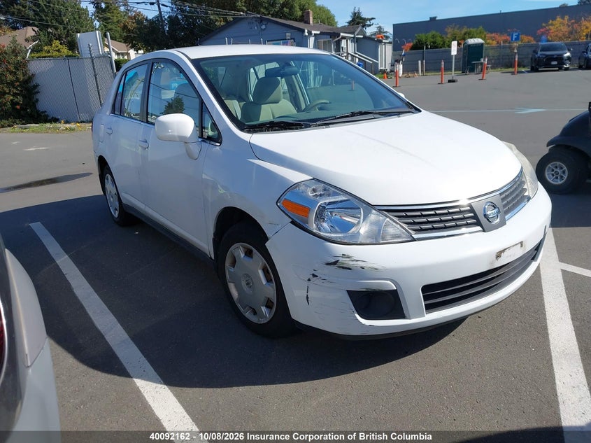 2007 Nissan Versa, Удар спереди, IAAI, VIN 3N1BC11E47L401342