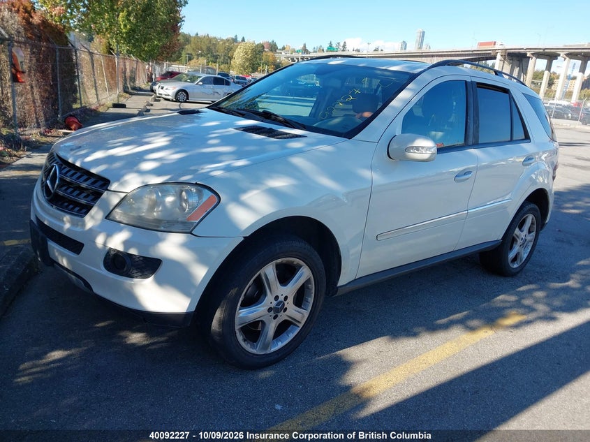 2008 Mercedes-Benz Ml 350 4Matic, Right Side, IAAI, VIN 4JGBB86EX8A381295 — photo 2