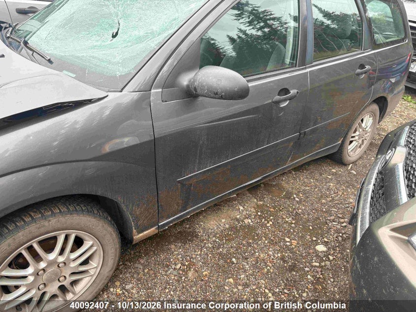 2003 Ford Focus, Front, IAAI, VIN 1FAFP36323W153687 — photo 2