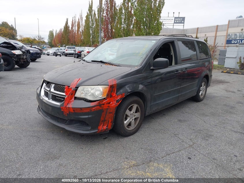2011 Dodge Grand Caravan Express, Front, IAAI, VIN 2D4RN4DG7BR752121 — photo 2
