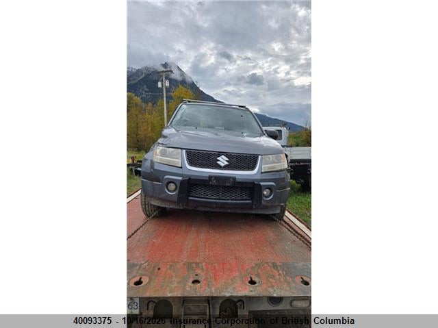 2006 Suzuki Grand Vitara Luxury, Right Front, IAAI, VIN JS3TD947664105643 — photo 2