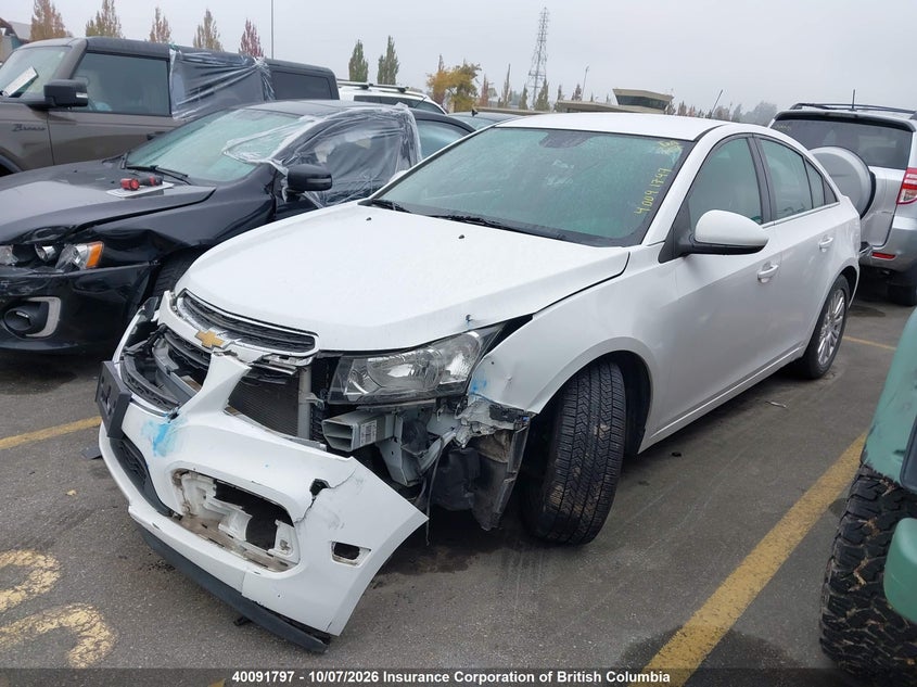 2024 Subaru Crosstrek Wilderness, Front, IAAI, VIN 4S4GUHU68R3724624 — photo 2