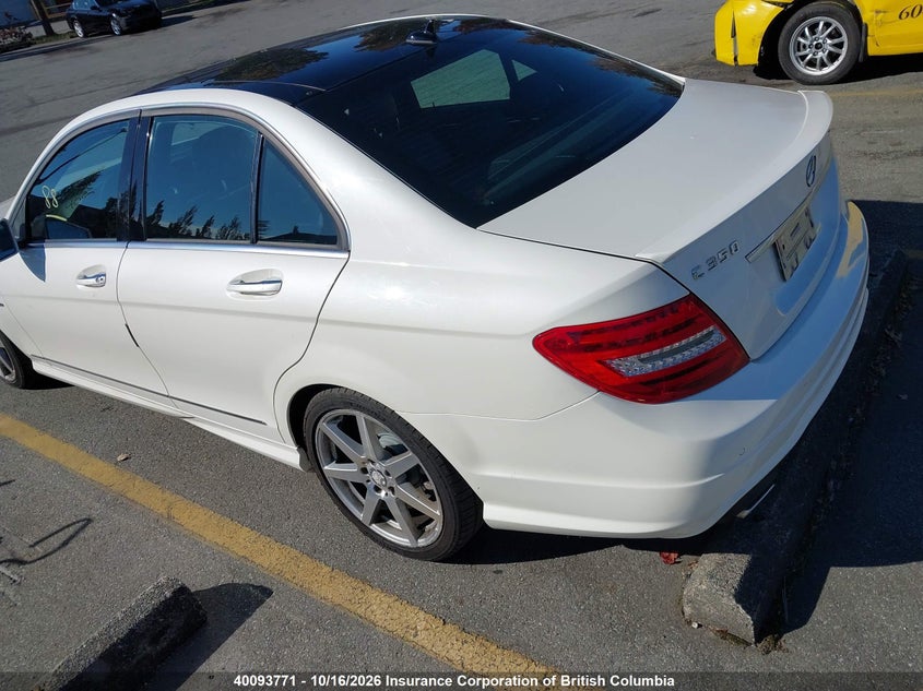 2012 MERCEDES-BENZ C 350 VIN WDDGF8JB2CA656782 — фото 3