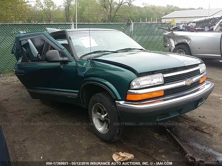 1998 Chevrolet S-10 Ls Fleetside VIN: 1GCCS19X2W8117294 Lot: 17369921