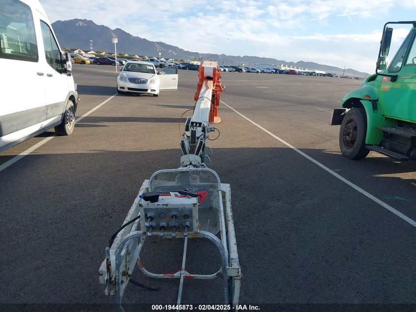 1995 International 4000 4900 VIN: 1HTSDAAL6SH228085 Lot: 19445873