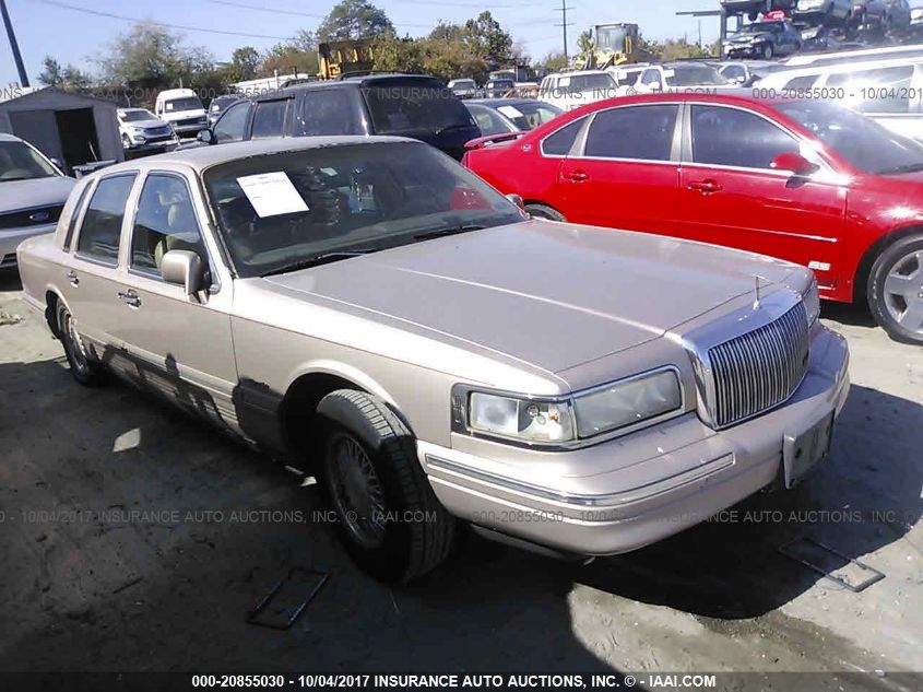 1LNLM82W0VY757857 1997 Lincoln Town Car Signature