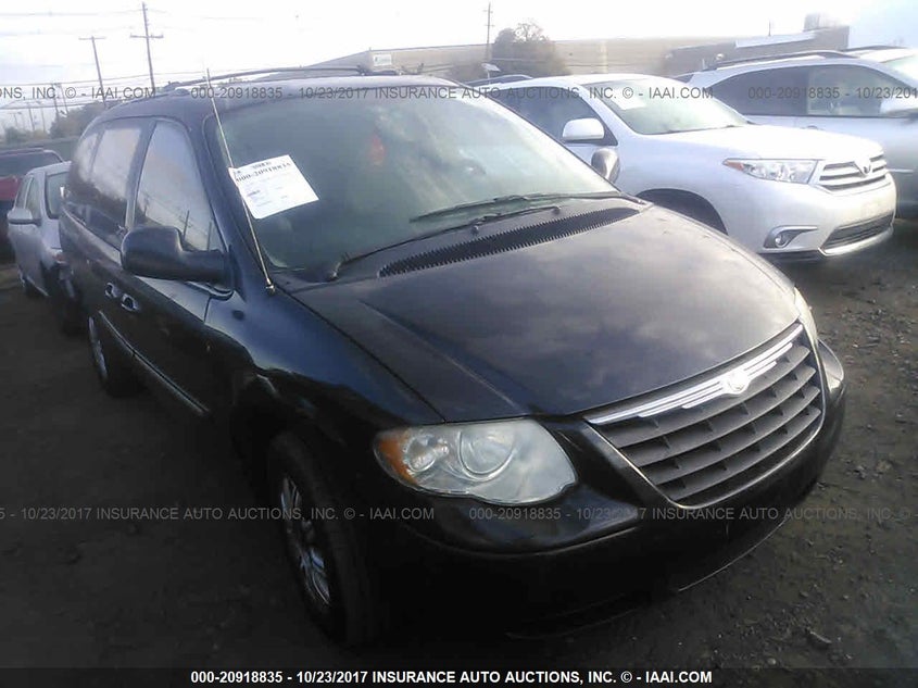 2005 Chrysler Town & Country Touring black van gasoline 2C4GP54L85R440590 photo #1