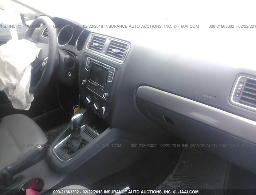3VW2B7AJXJM213679