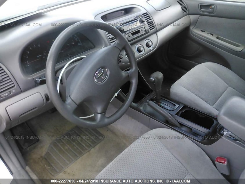 2004 Toyota Camry Le