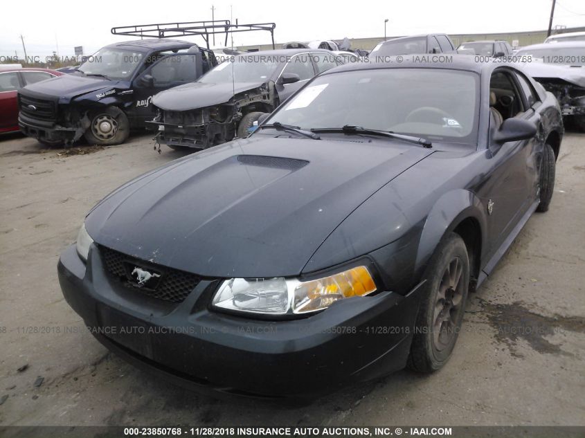 1FAFP4044XF156779 1999 Ford Mustang