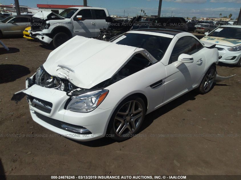 VIN WDDPK3JA1GF123627 2016 Mercedes-Benz SLK-Class,... no.2