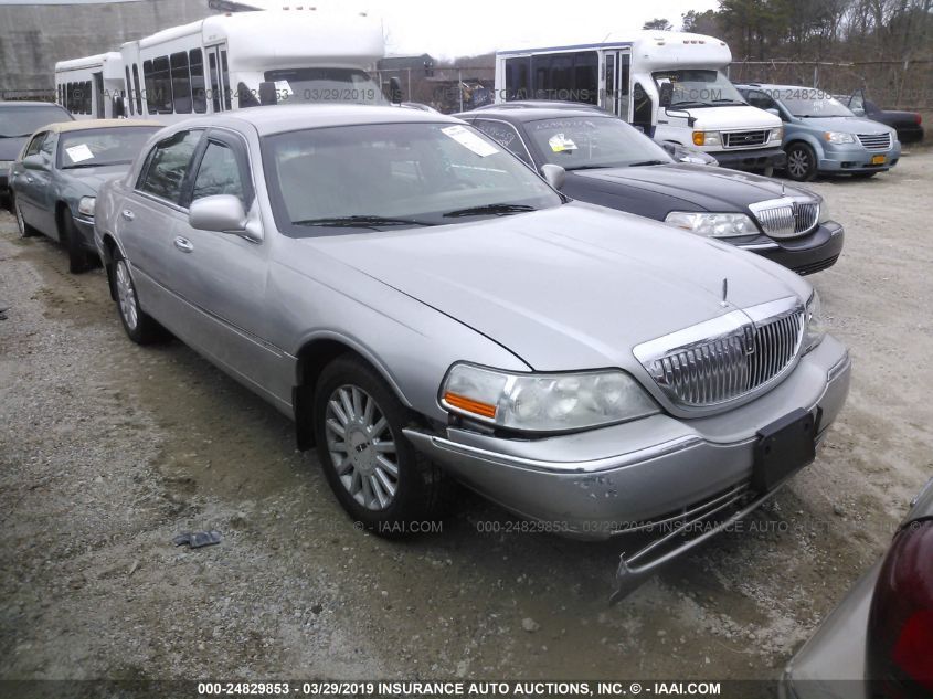 1LNHM81W65Y667135 2005 Lincoln Town Car Signature