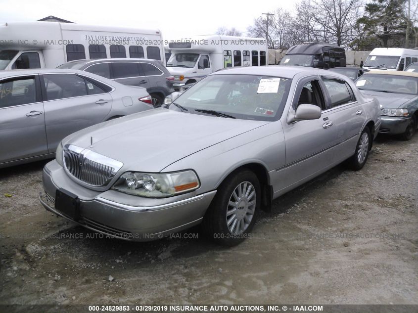 1LNHM81W65Y667135 2005 Lincoln Town Car Signature