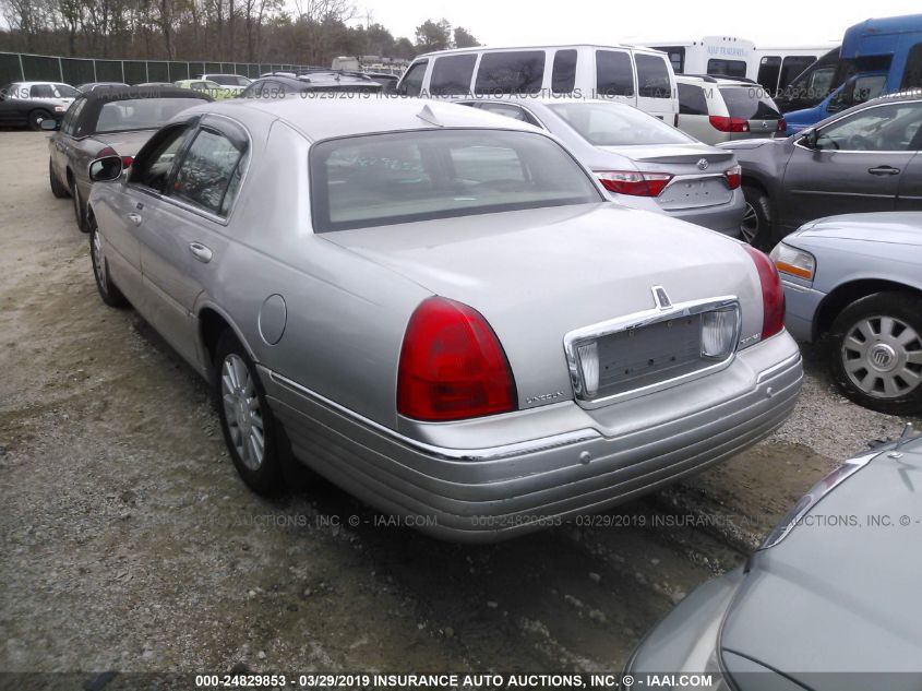 1LNHM81W65Y667135 2005 Lincoln Town Car Signature