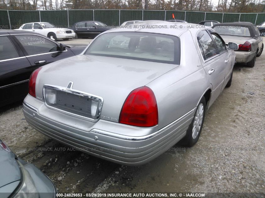 1LNHM81W65Y667135 2005 Lincoln Town Car Signature