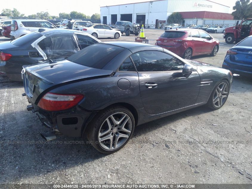 VIN WDDPK4HA7DF067863 2013 Mercedes-Benz SLK-Class,... no.4