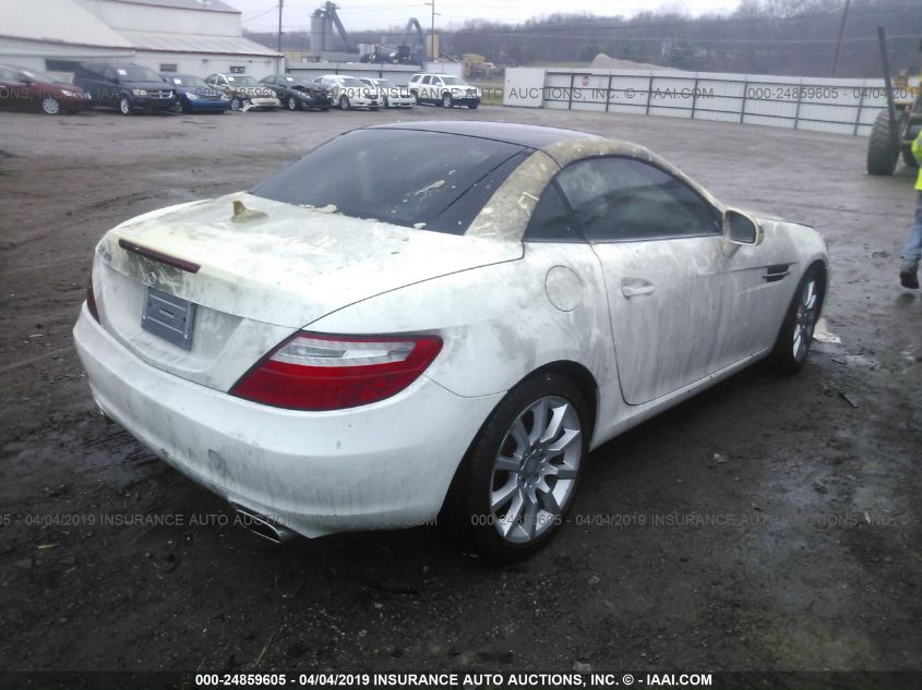 VIN WDDPK3JA2GF122017 2016 Mercedes-Benz SLK-Class,... no.4