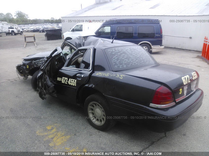 2FAFP74W4XX115098 1999 FORD CROWN VICTORIA photo no. 3