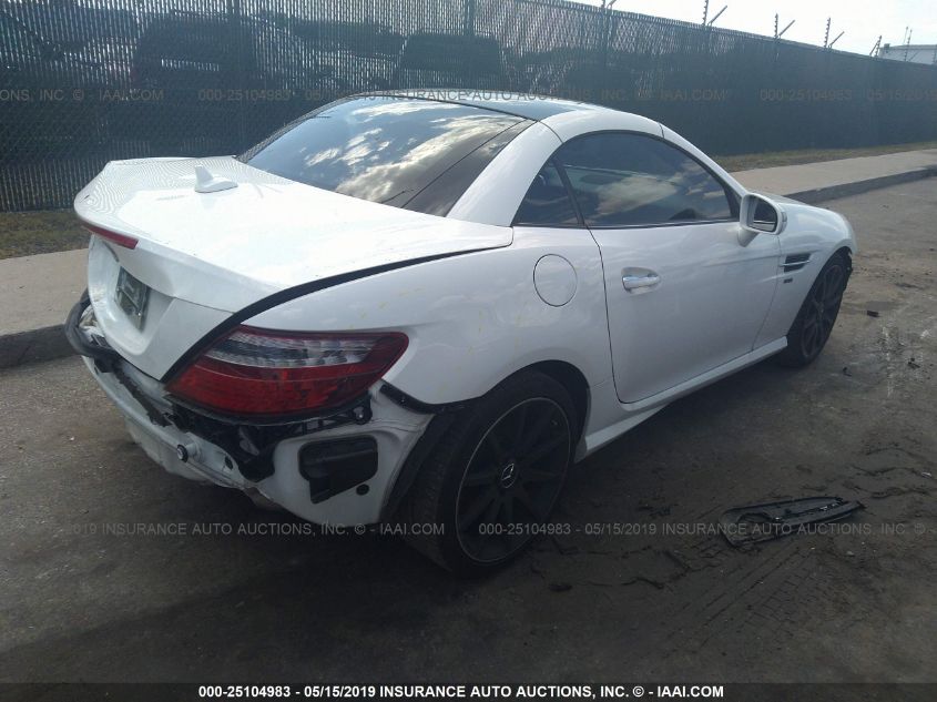 VIN WDDPK4HA8FF110769 2015 Mercedes-Benz SLK-Class,... no.4