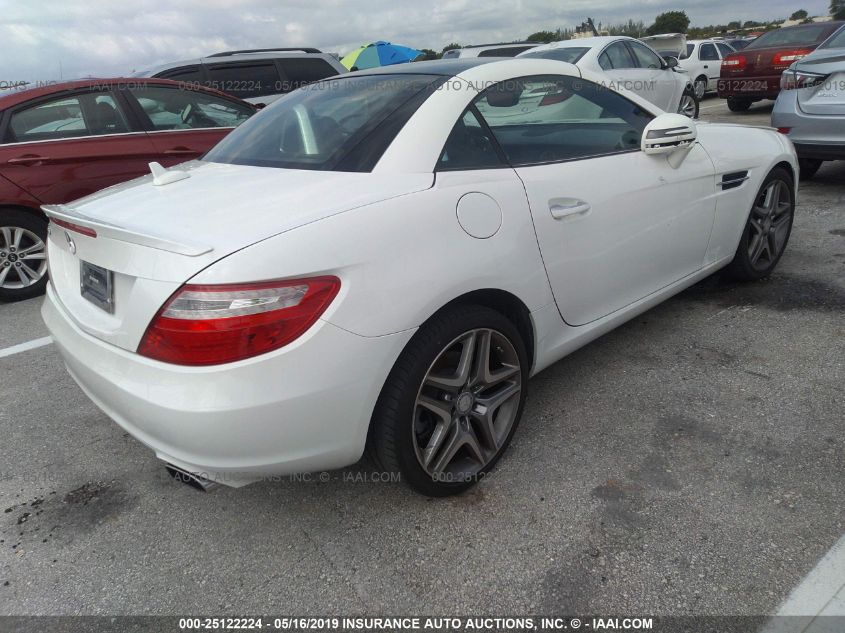 VIN WDDPK4HA0FF108854 2015 Mercedes-Benz SLK-Class,... no.4