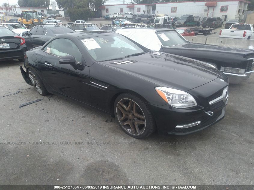 VIN WDDPK3JA9GF123794 2016 Mercedes-Benz SLK-Class,... no.1