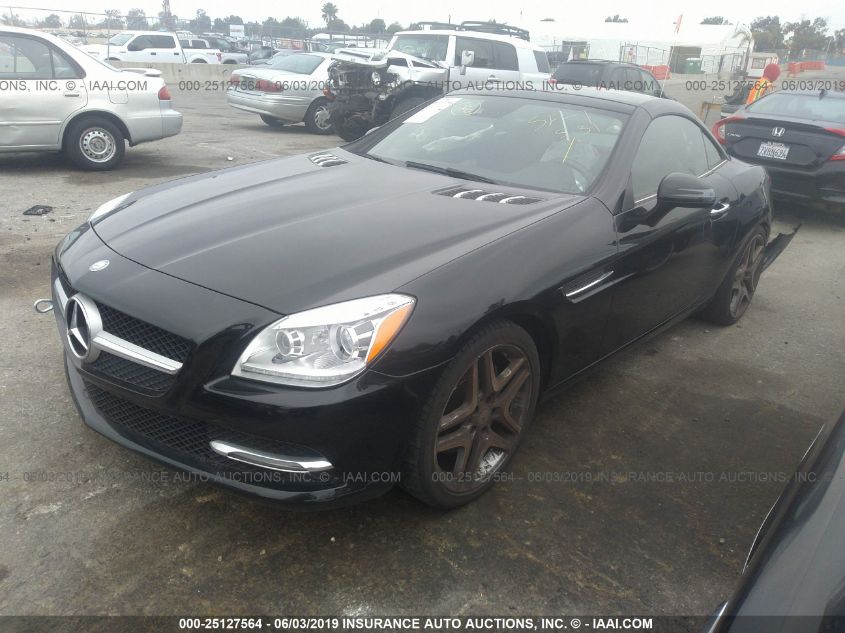 VIN WDDPK3JA9GF123794 2016 Mercedes-Benz SLK-Class,... no.2