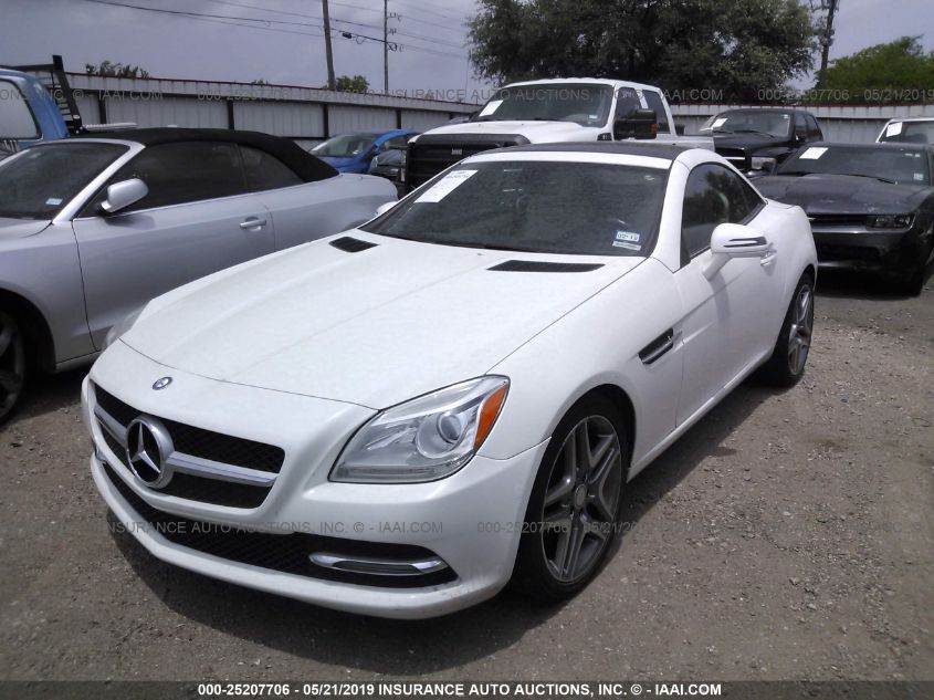 VIN WDDPK4HA5FF100782 2015 Mercedes-Benz SLK-Class,... no.2