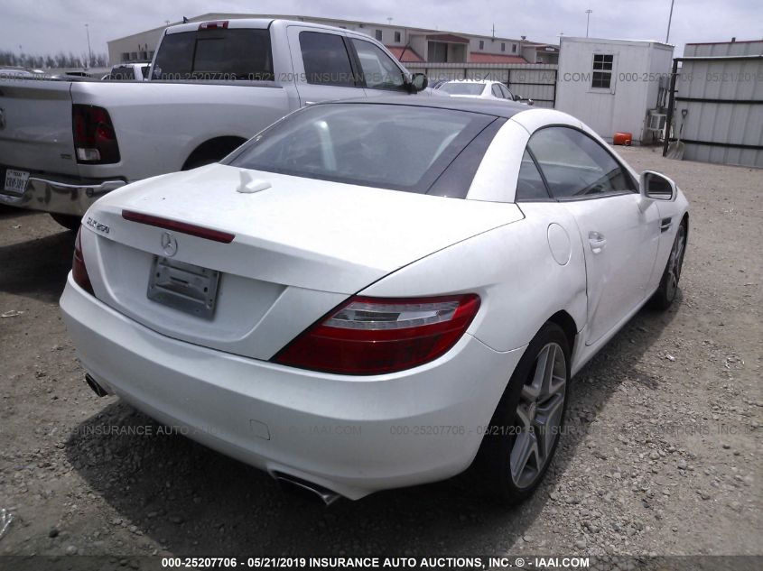 VIN WDDPK4HA5FF100782 2015 Mercedes-Benz SLK-Class,... no.4