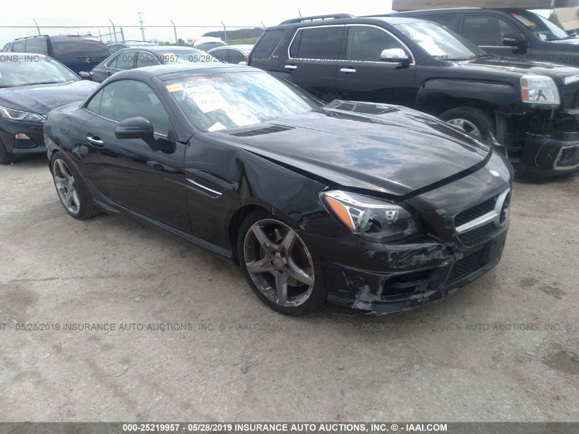 VIN WDDPK3JA9GF116117 2016 Mercedes-Benz SLK-Class,... no.1