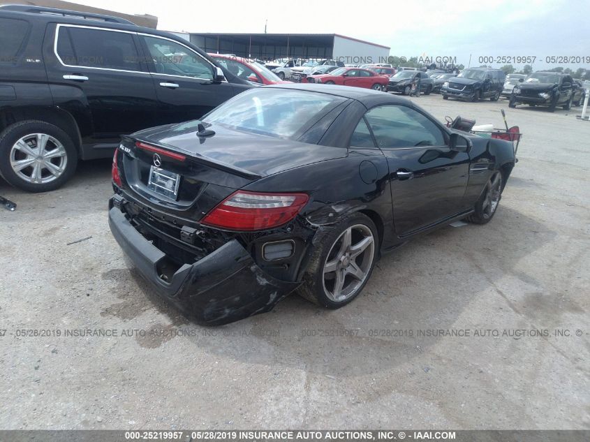 VIN WDDPK3JA9GF116117 2016 Mercedes-Benz SLK-Class,... no.4