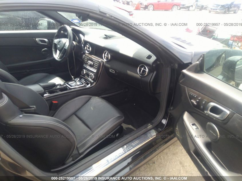 VIN WDDPK3JA9GF116117 2016 Mercedes-Benz SLK-Class,... no.5