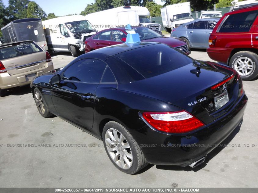 VIN WDDPK3JA3GF123158 2016 Mercedes-Benz SLK-Class,... no.1