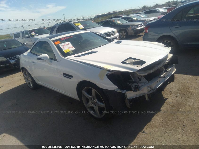 VIN WDDPK4HA4FF102829 2015 Mercedes-Benz SLK-Class,... no.1