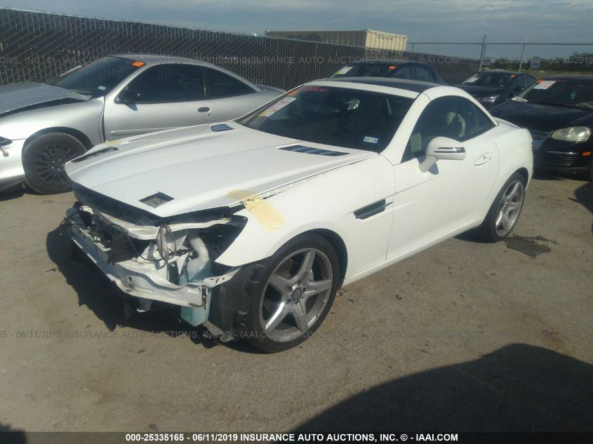 VIN WDDPK4HA4FF102829 2015 Mercedes-Benz SLK-Class,... no.2