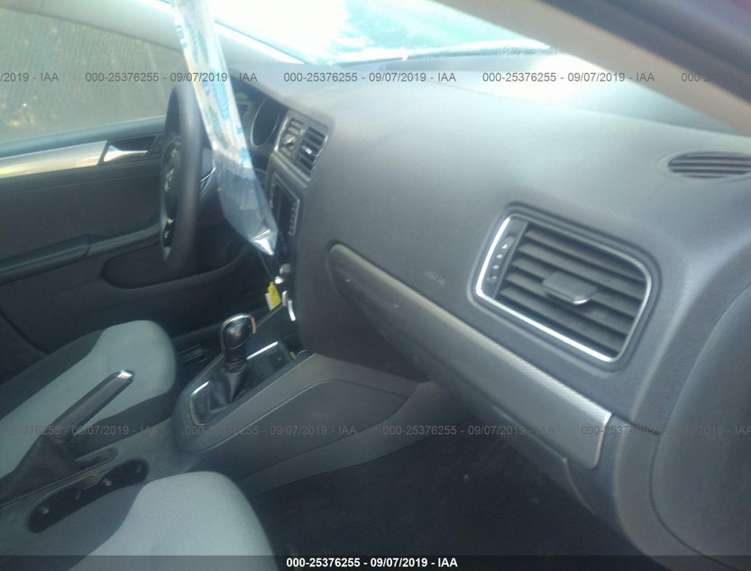 3VW2B7AJ2HM221897