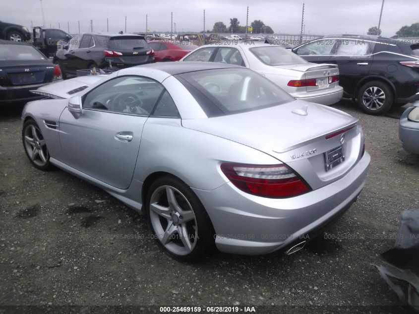 VIN WDDPK3JA1GF117410 2016 Mercedes-Benz SLK-Class,... no.3