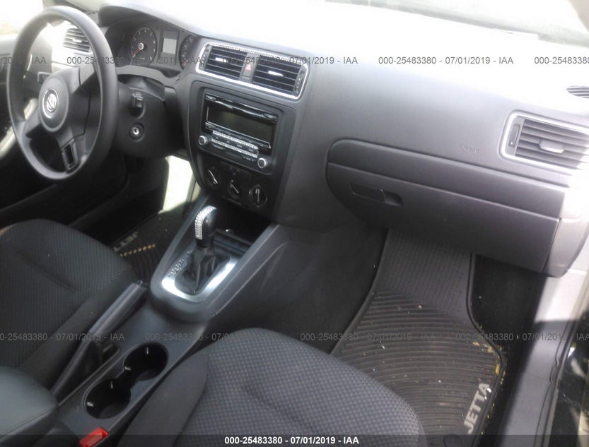 3VW2K7AJ9DM275529